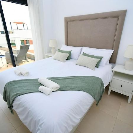 Casa Kerr - Luxury Apt - Sleeps 9 - Los Boliches Lägenhet Málaga Exteriör bild