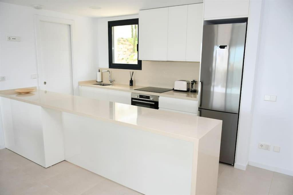 Casa Kerr - Luxury Apt - Sleeps 9 - Los Boliches Lägenhet Málaga Exteriör bild