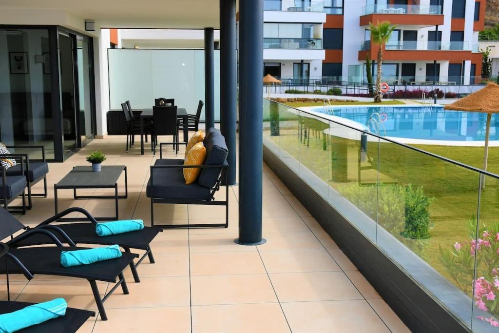 Casa Kerr - Luxury Apt - Sleeps 9 - Los Boliches Lägenhet Málaga Exteriör bild